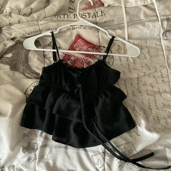 Hardly ever worn - Picture 2 of 2